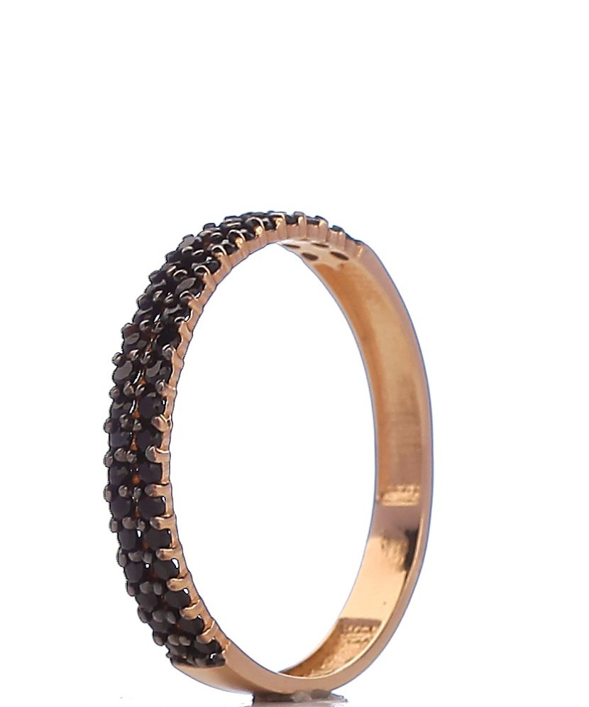 Gold ring with zircons