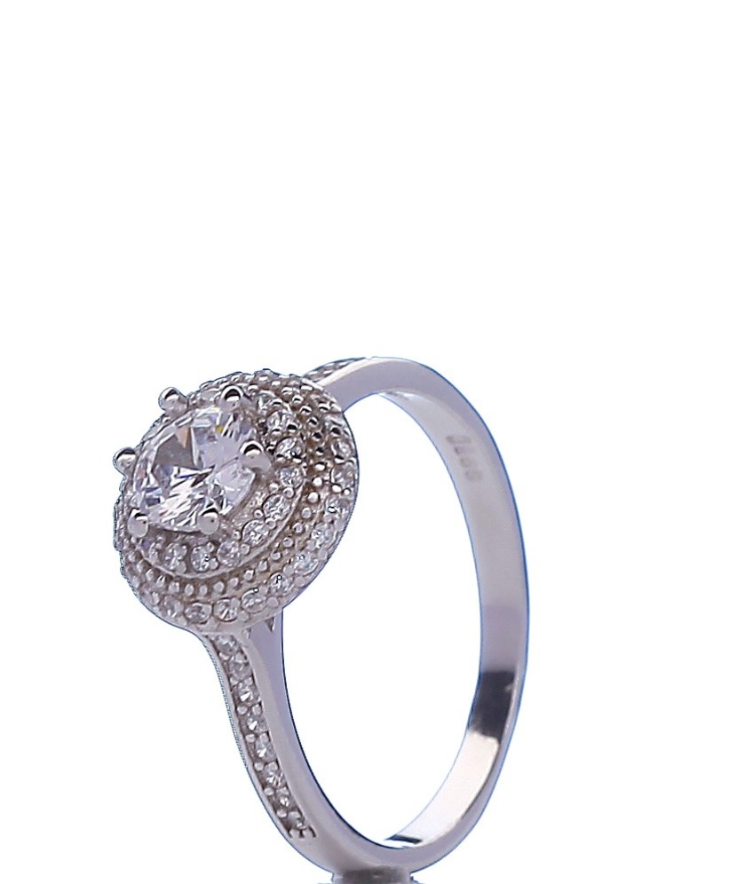 Sterling silver ring with zircons