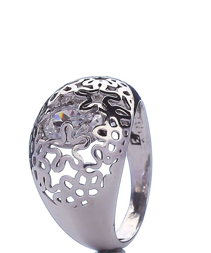 Sterling silver ring with zirconium