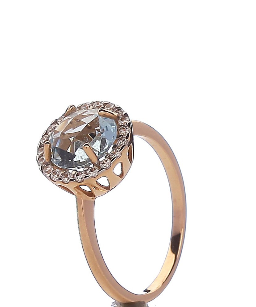 Gold ringwith Synthetic topaz