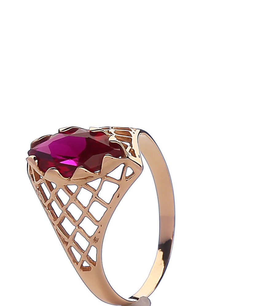 Gold ring with zircons