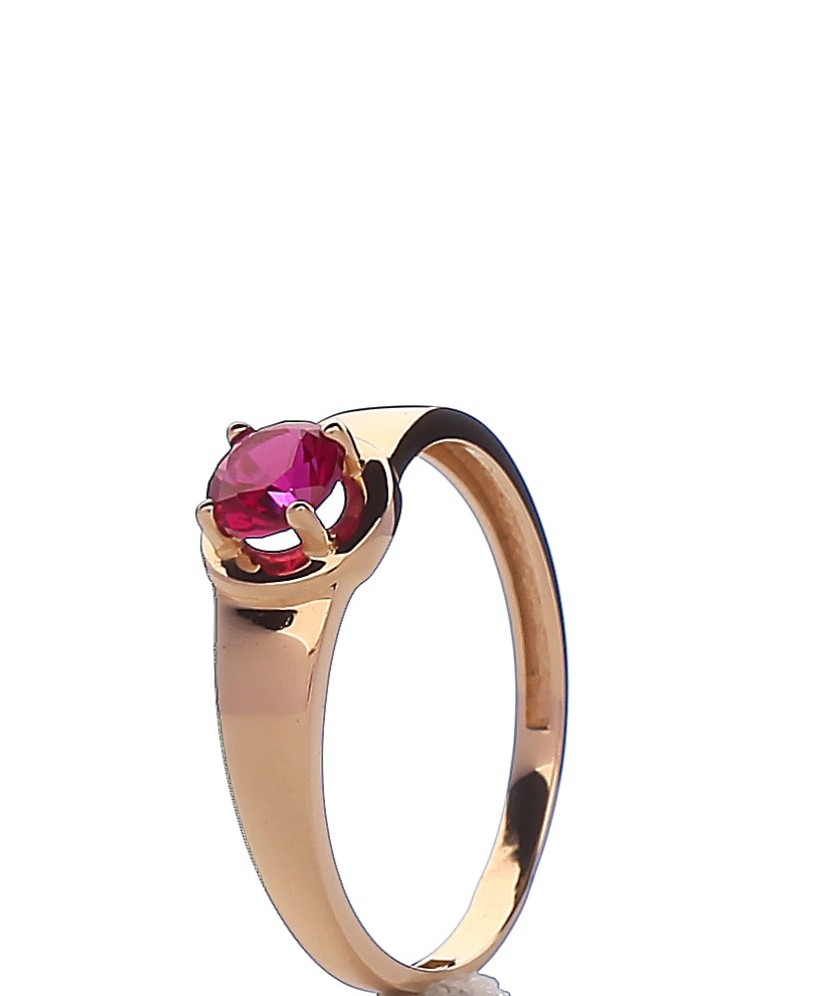 Gold ring with zircons
