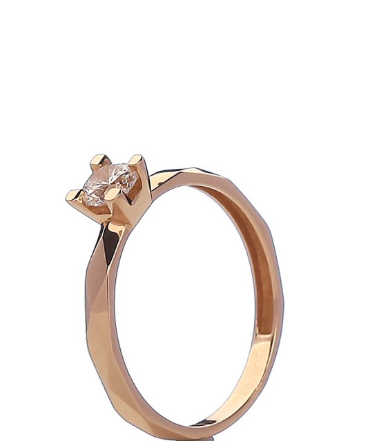 Gold ring with zirconium