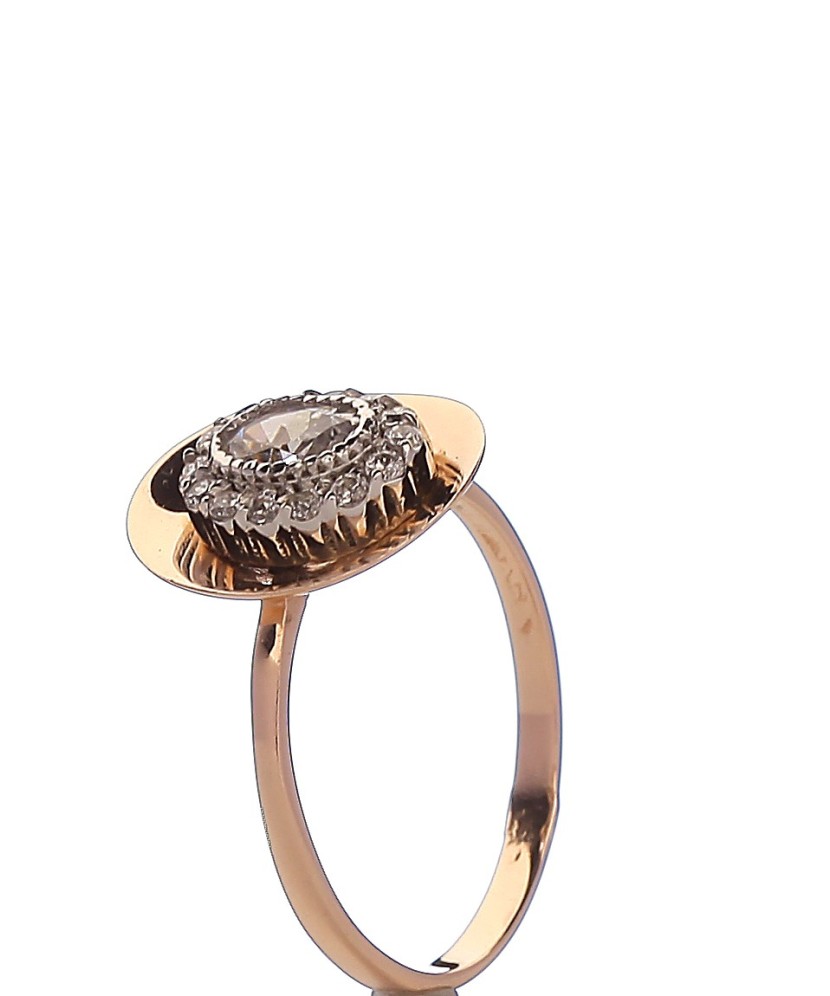 Gold ring with zircons