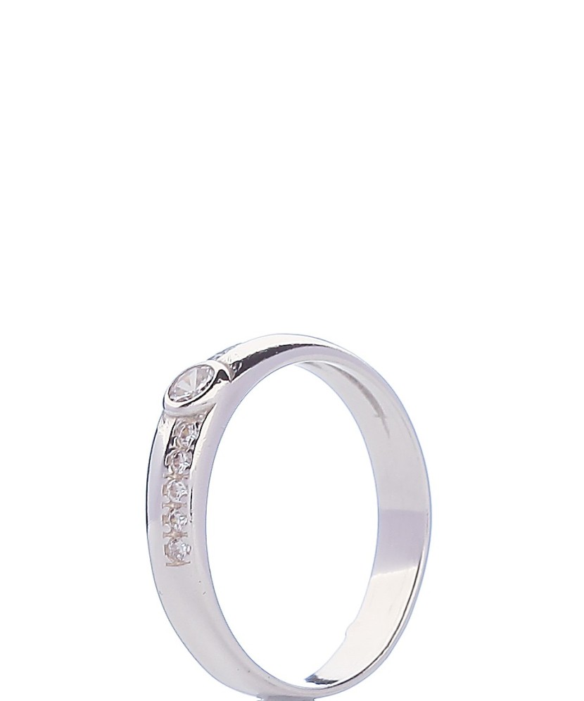 Sterling silver ring with zircons