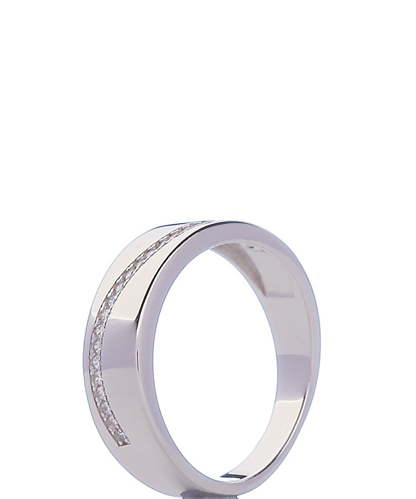 Sterling silver ring with zircons