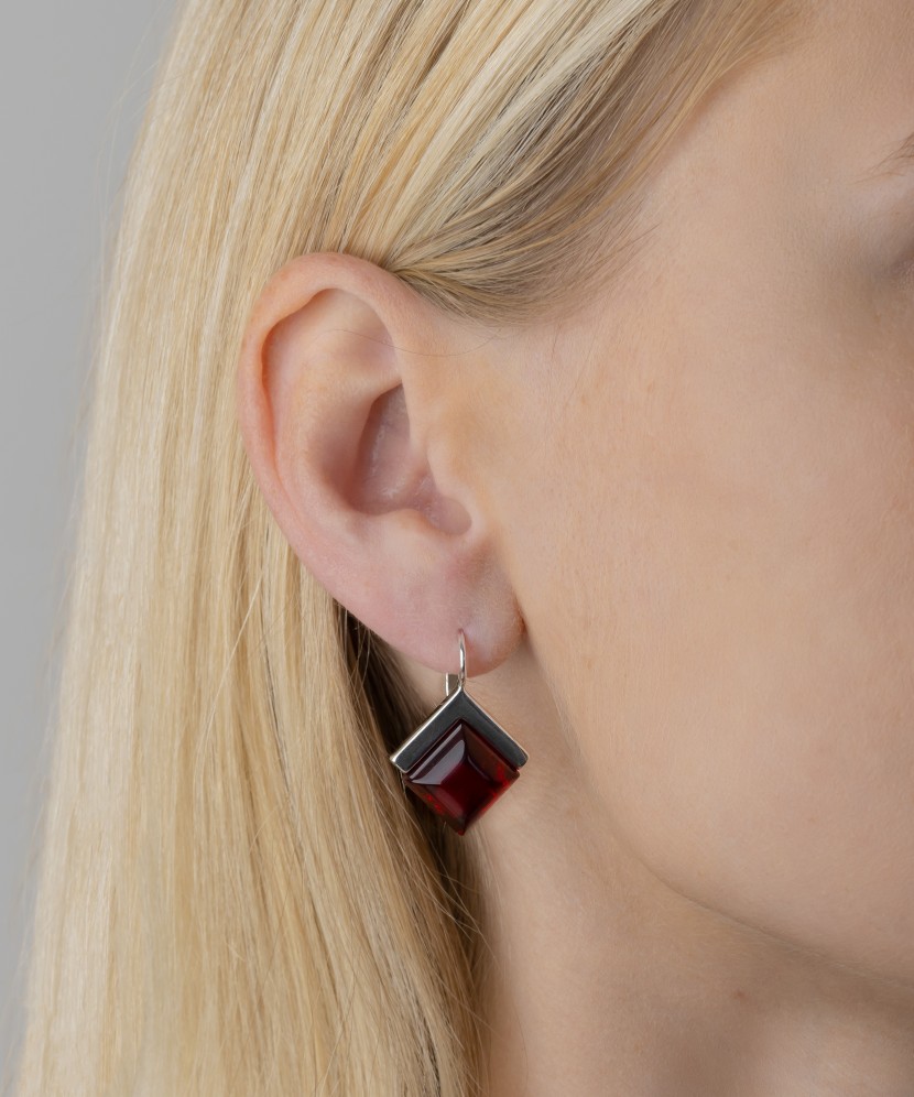 Sterling silver earrings with garnets Sterling silver earrings with garnets