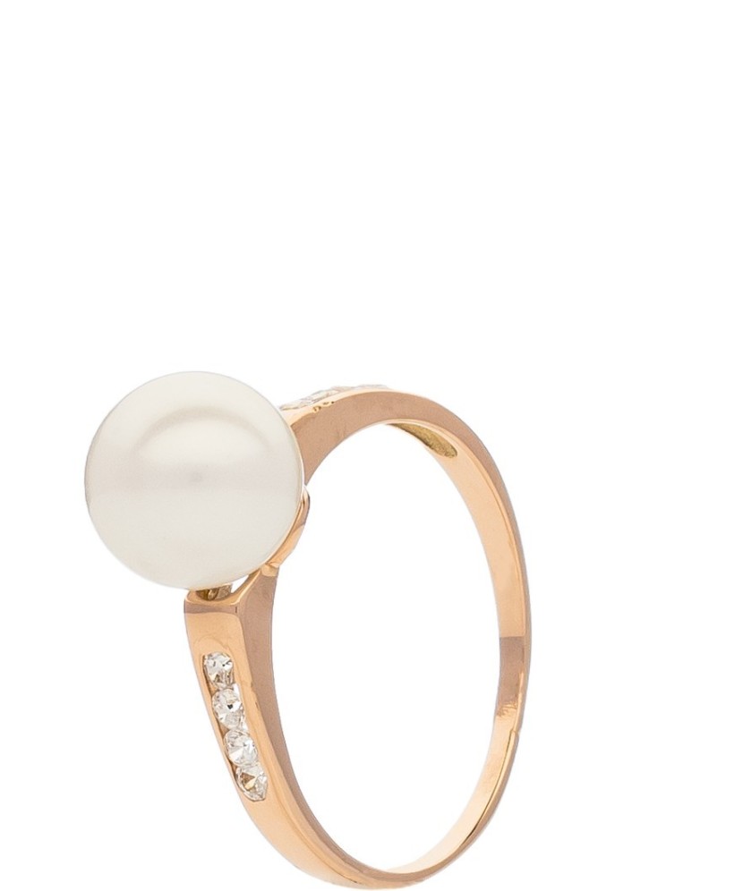 Gold ring with pearl and zircons