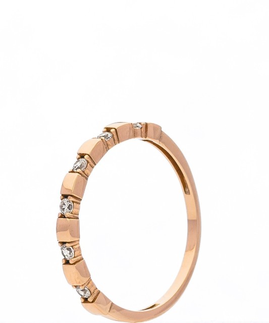 Gold ring with zircons