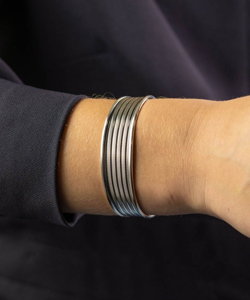 Sterling silver hard bracelet