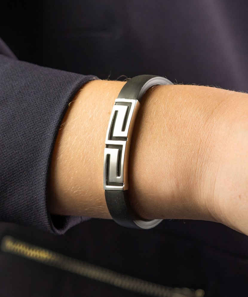 Браслет из каучука с серебром