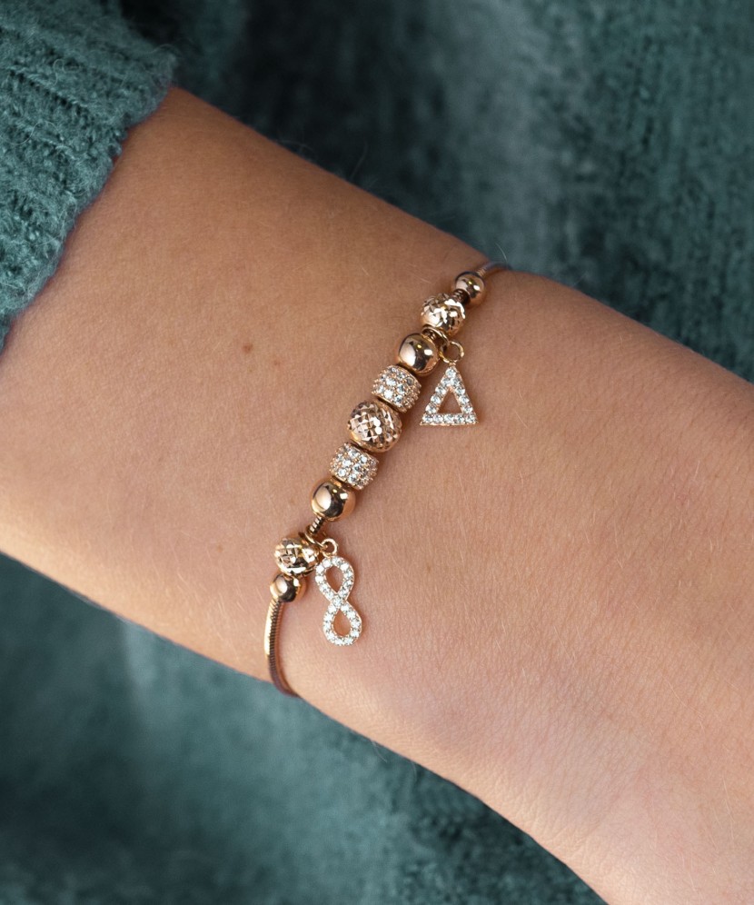 Gold bracelet with zircons