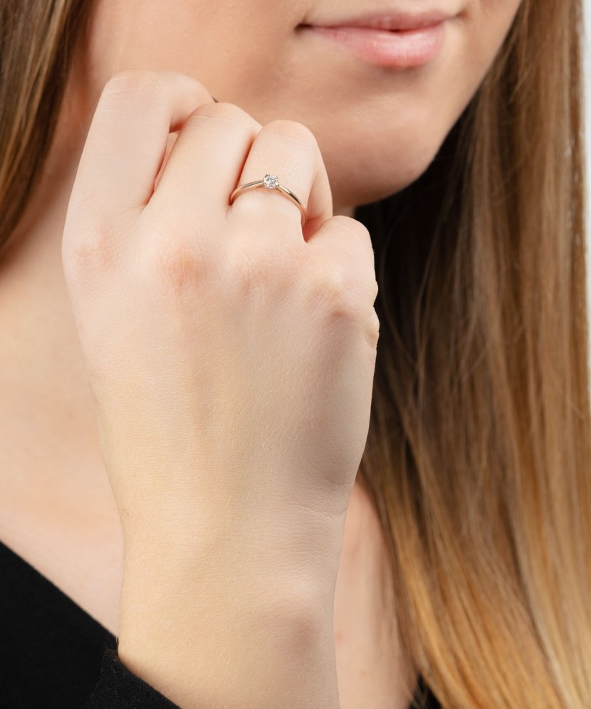 Серьги из золота с бриллиантами Серьги из золота с бриллиантами