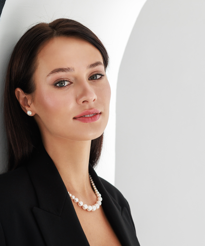 Pearl necklaces with gold