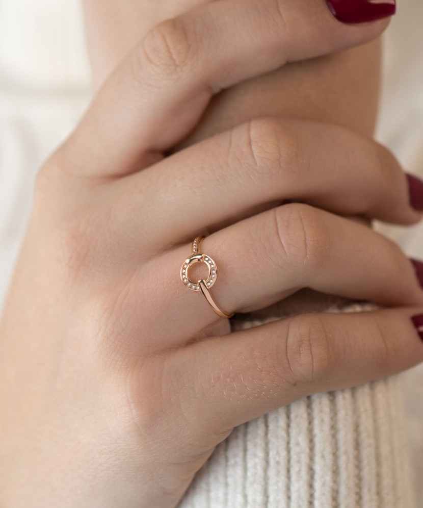 Gold ring with zircons Gold ring with zircons