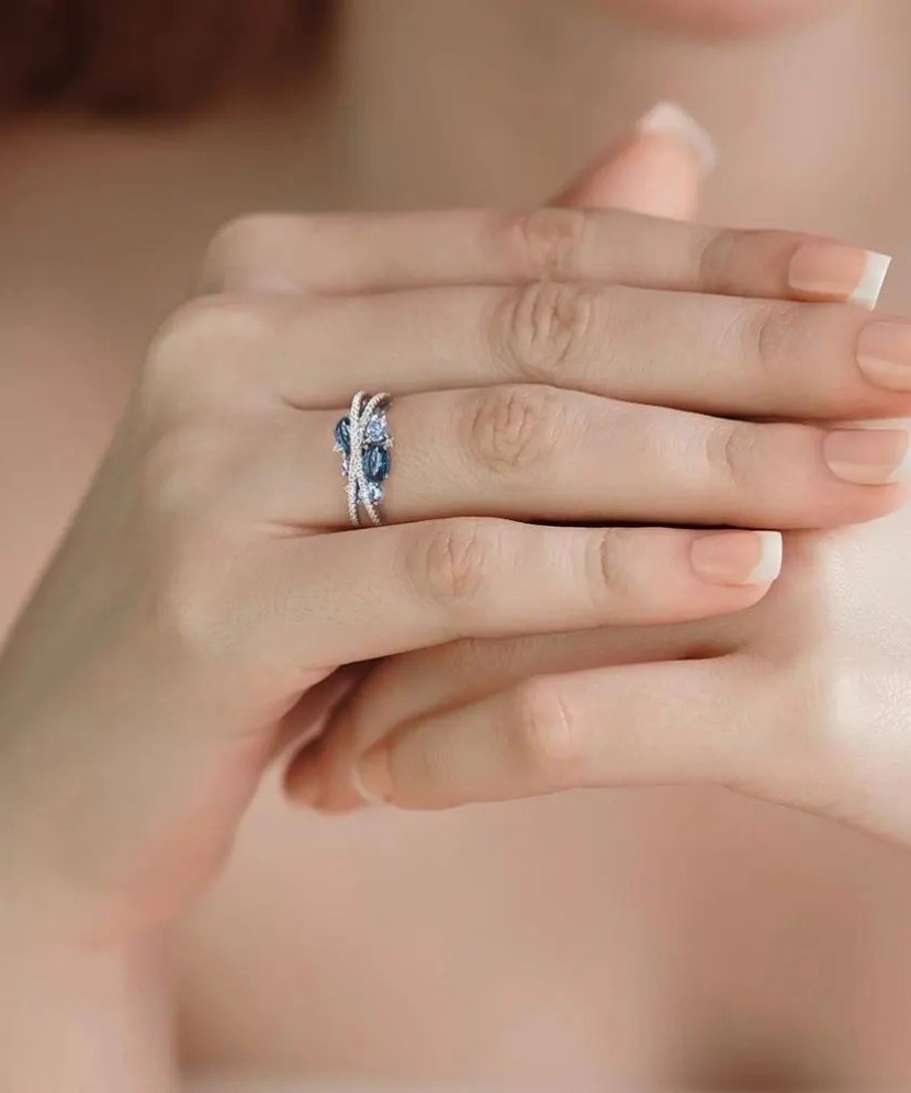 Sterling silver ring with zircons and spinels