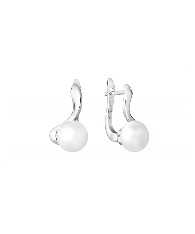 Sterling silver earrings with natural pearls