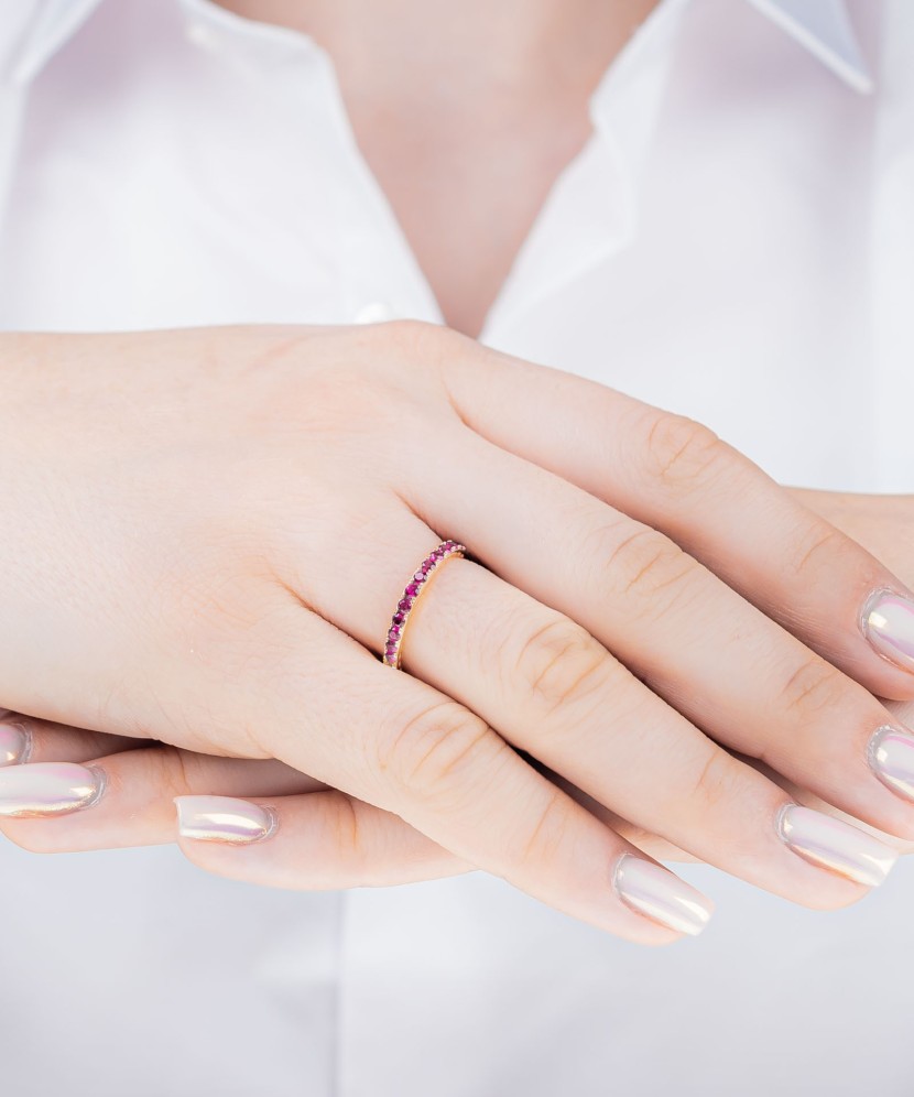 Кольцо из золочёного серебрас нано-рубинами