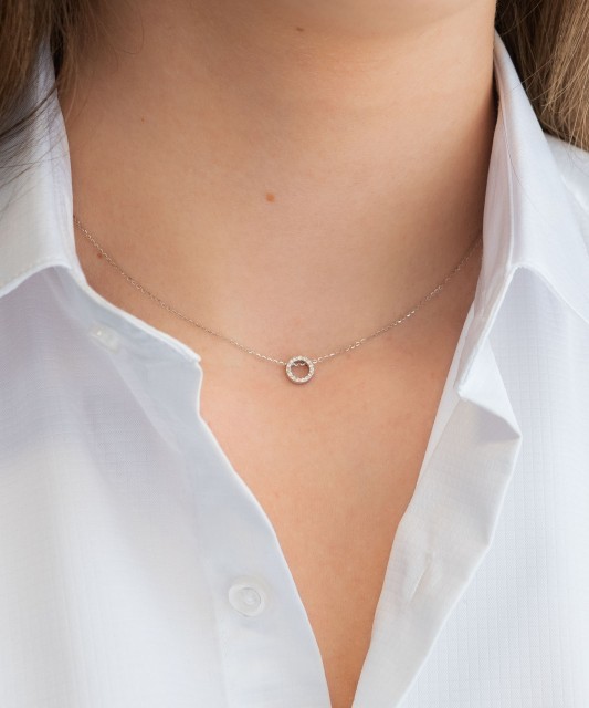 Золотая цепочка с бриллиантовым подвеской