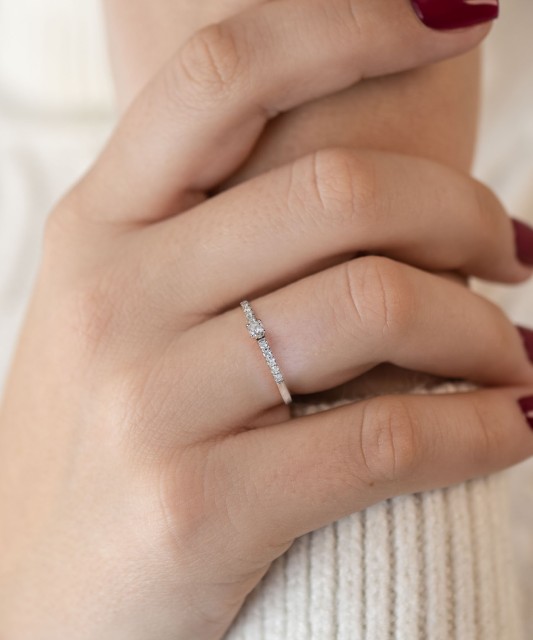 Gold ring with diamonds