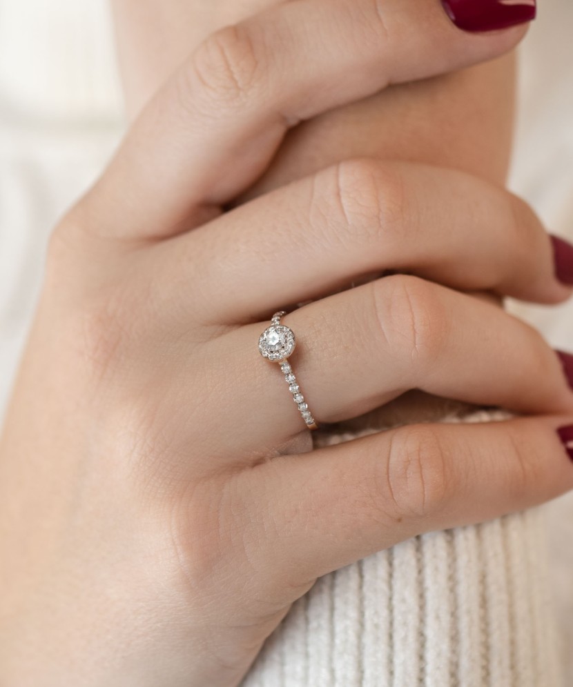 Кольцо из золота с бриллиантами Кольцо из золота с бриллиантами