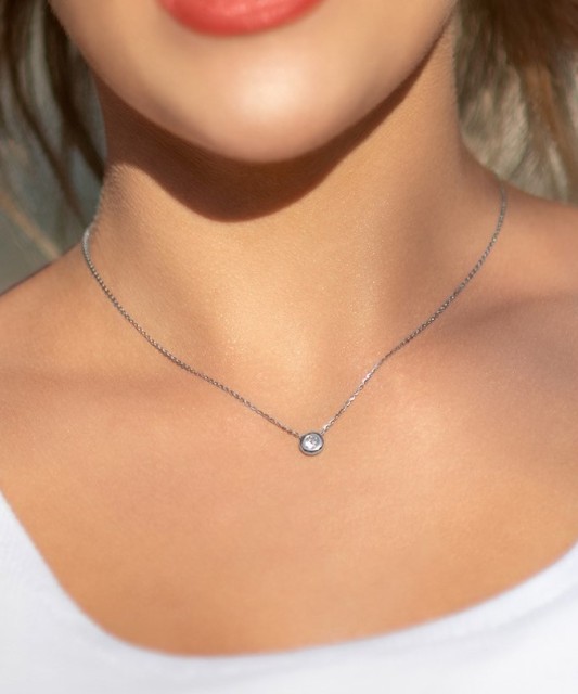 White Gold chain with diamond pendant