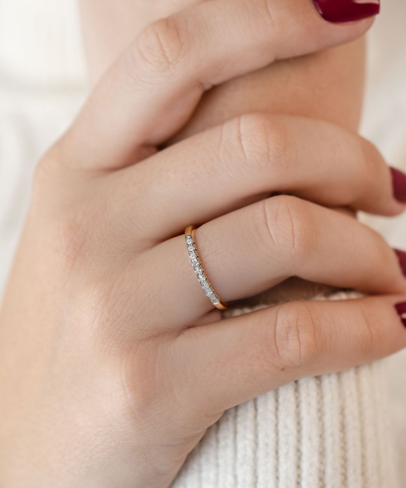 Кольцо из золота с бриллиантами Кольцо из золота с бриллиантами