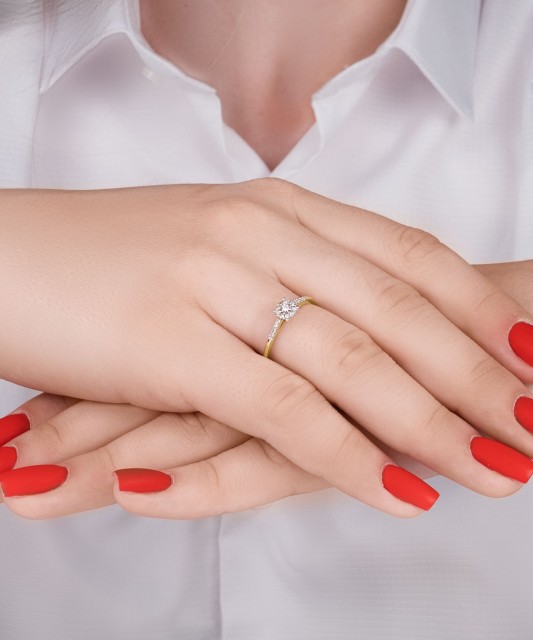 Yellow Gold ring with diamonds