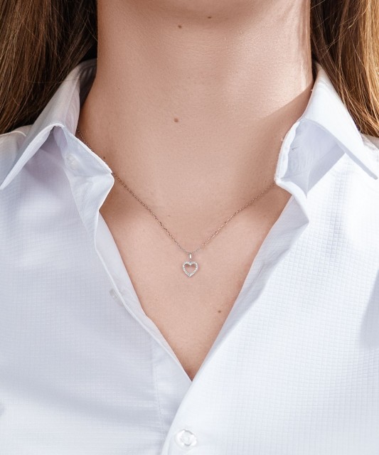 White gold pendant with diamonds "Heart"