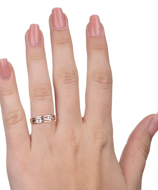 Yellow Gold ring with zircons