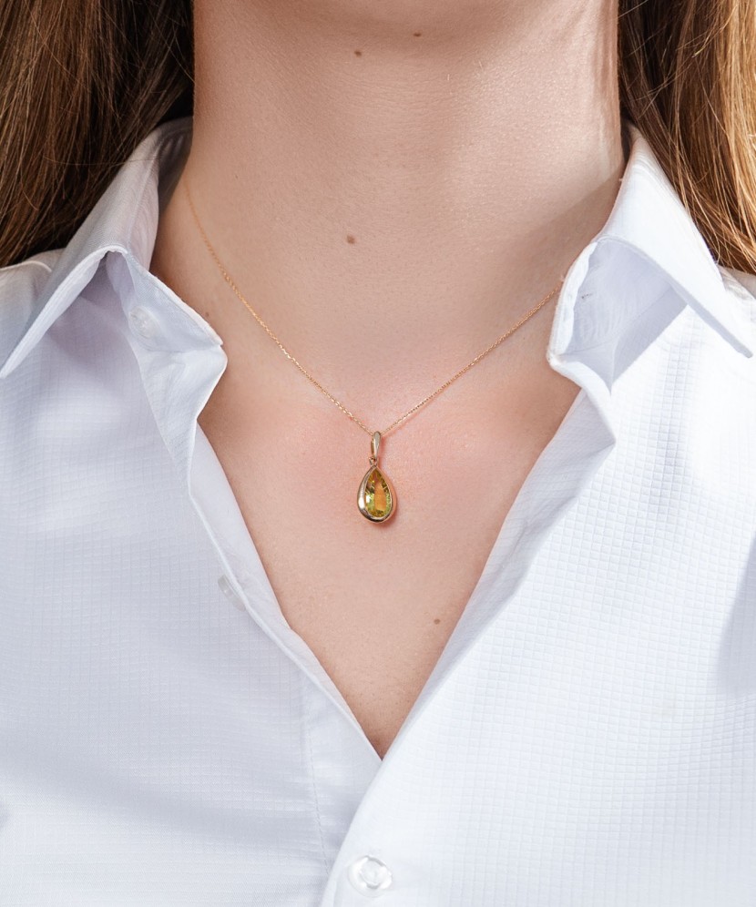 Золотой кулон/подвеска с зеленым кварцем Золотой кулон/подвеска с зеленым кварцем