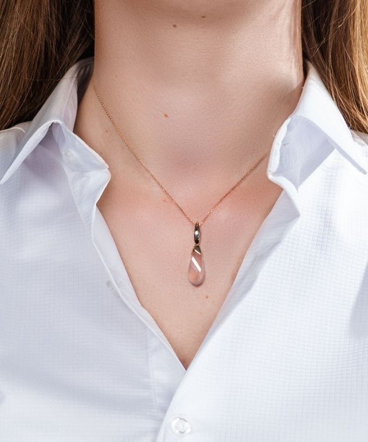 Золотой кулон/подвеска с розовым кварцем