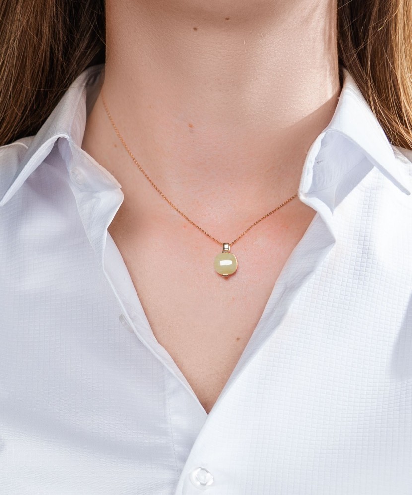 Золотой кулон/подвеска с янтарём Золотой кулон/подвеска с янтарём