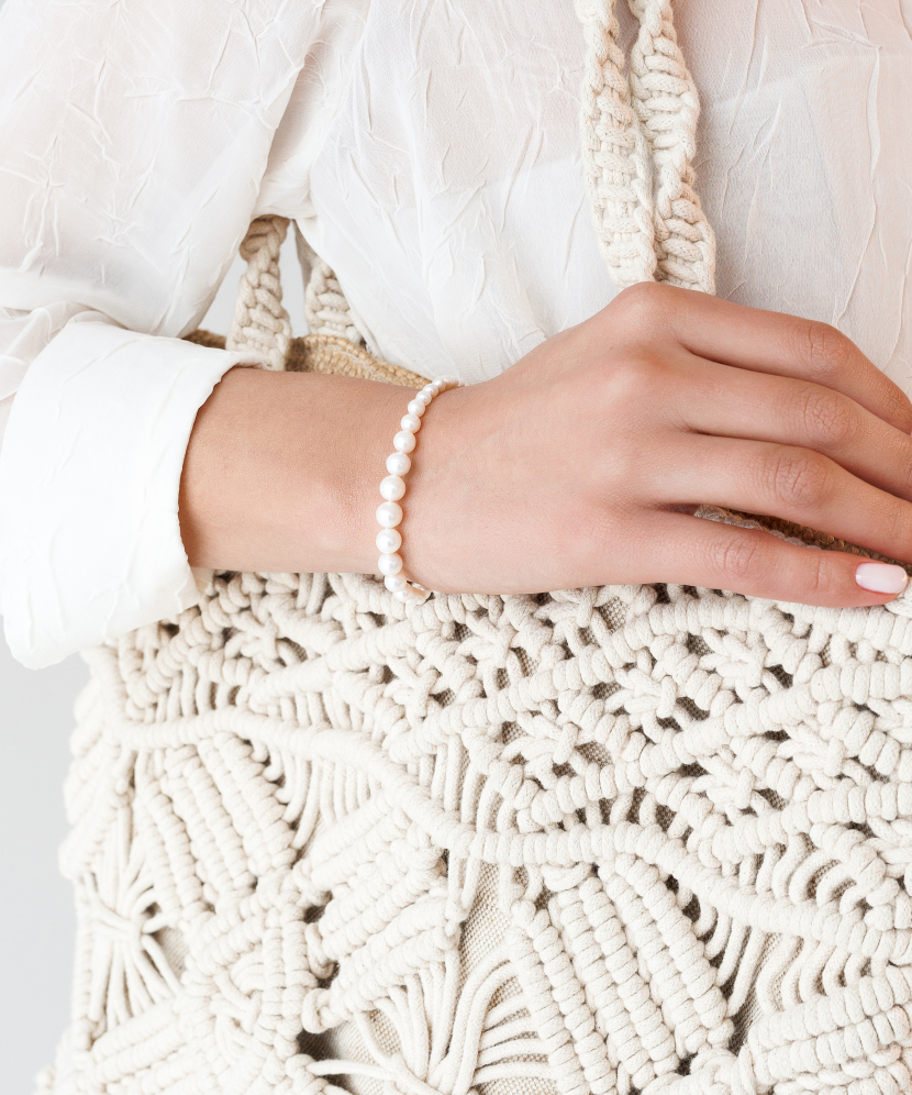Pearl bracelet with silver