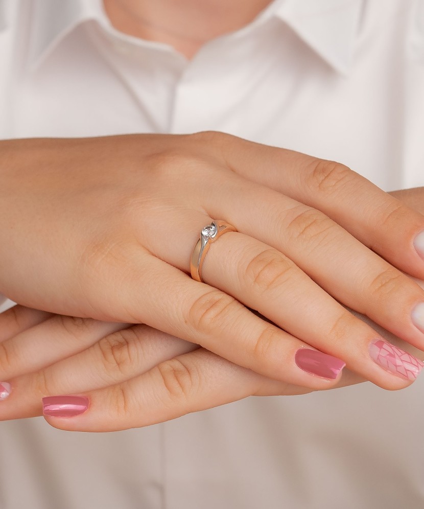 Золотое кольцо с цирконом