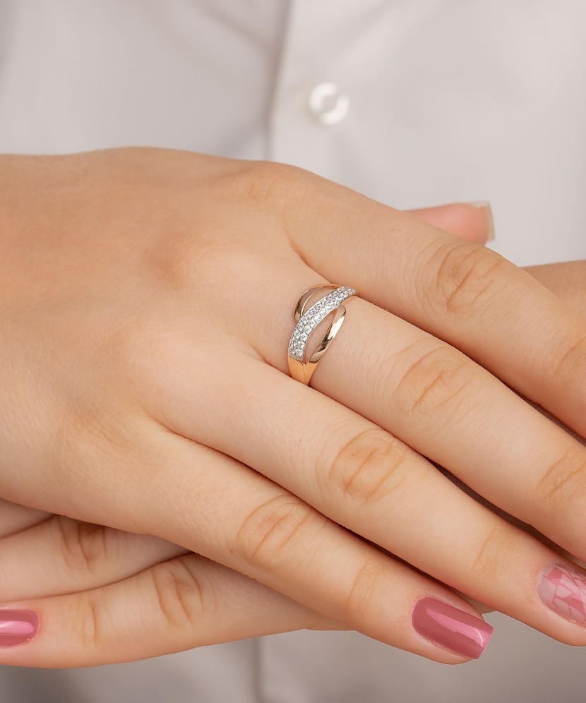 Gold ring with zircons Gold ring with zircons