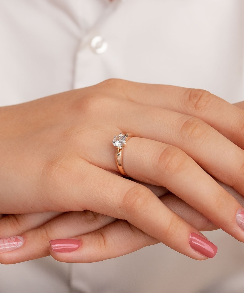 Gold ring with crystal