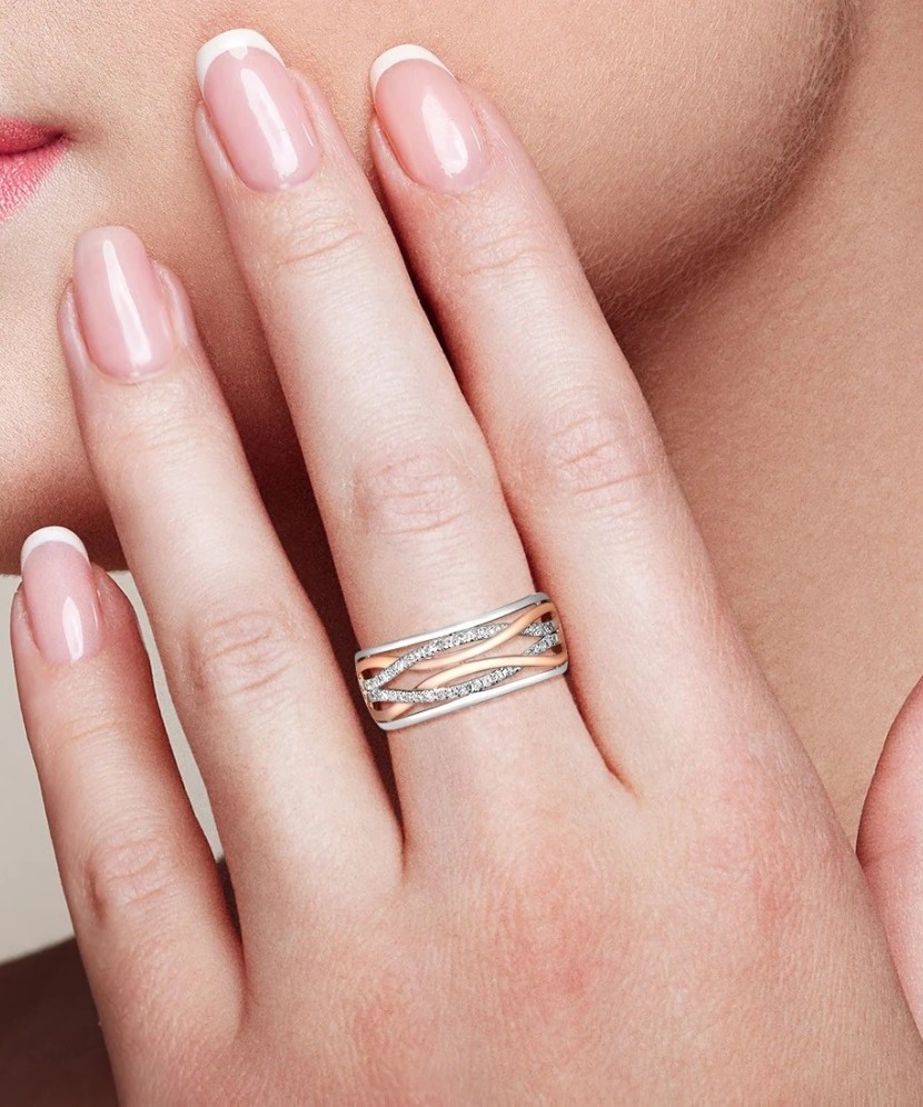 Золотое кольцо с алмазами Золотое кольцо с алмазами