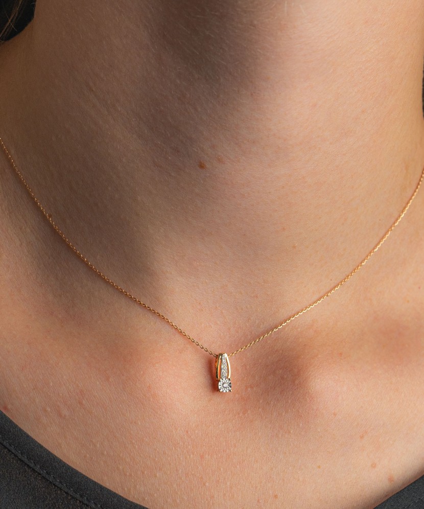 Золотой подвеска с алмазами Золотой подвеска с алмазами