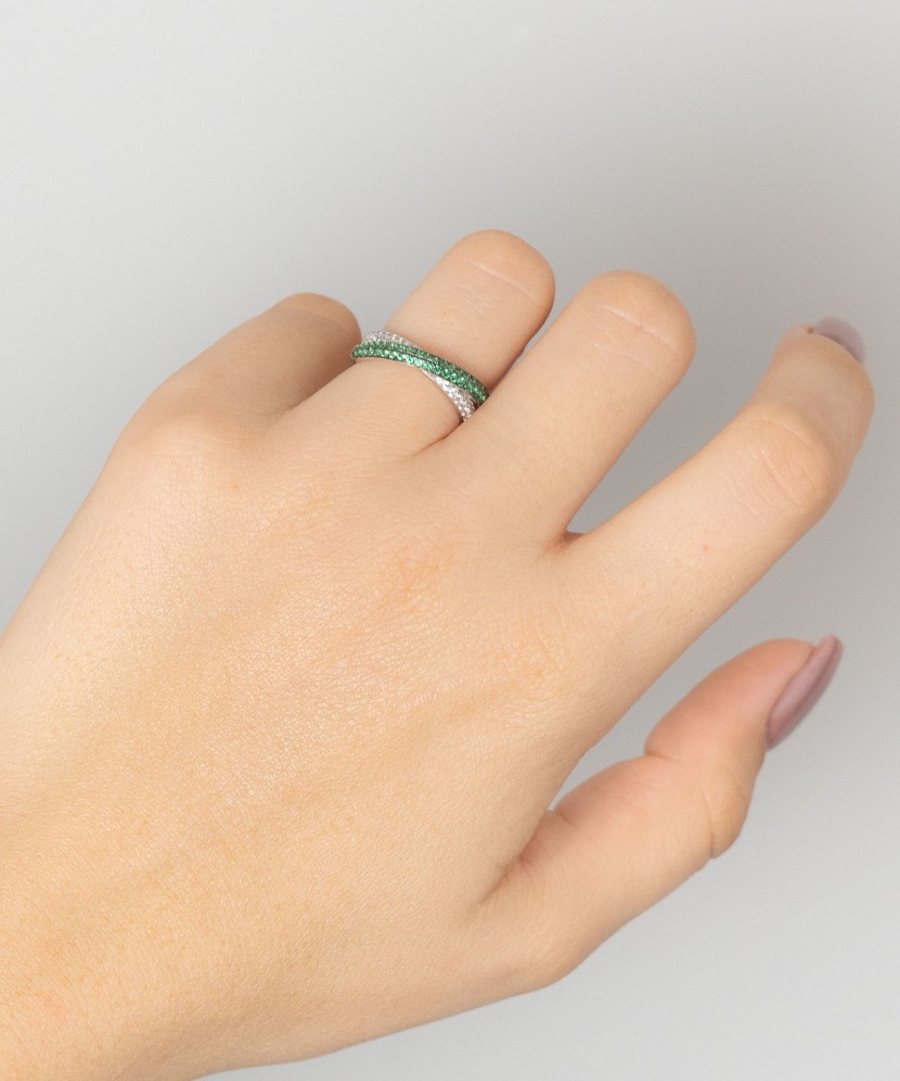 Серебряное кольцо со шпинелями и цирконами