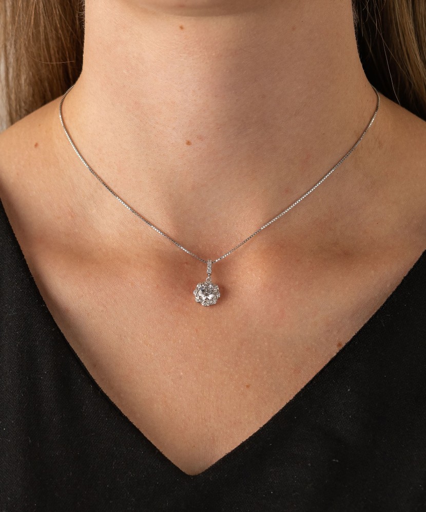 Sterling silver pendant with zircons Sterling silver pendant with zircons