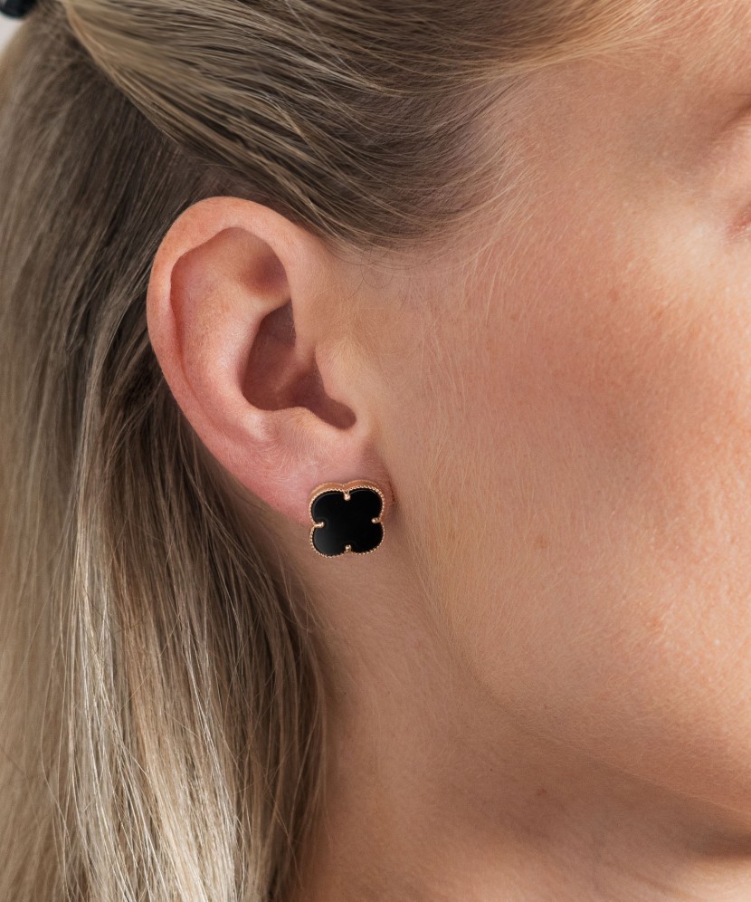 Золотые серьги с ониксом 14mm