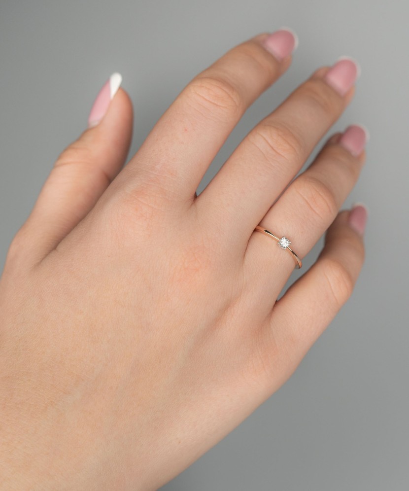 Gold ring with diamonds