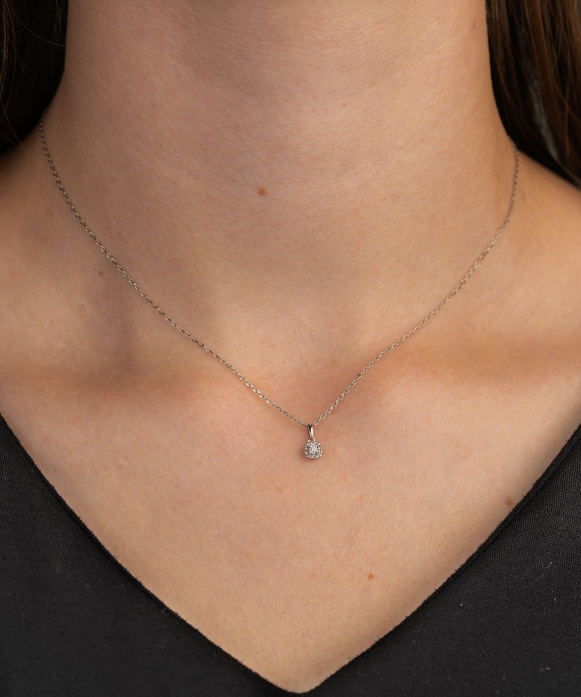 Подвеска из белого золота с бриллиантами