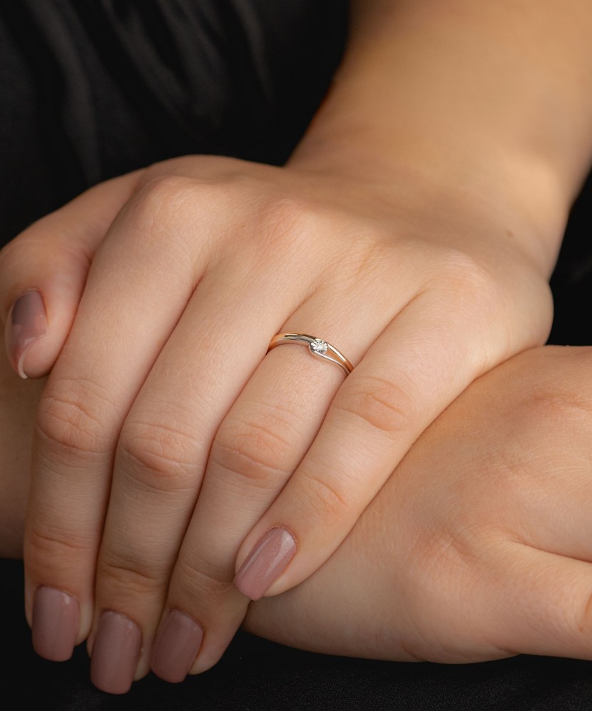 Gold ring with diamonds