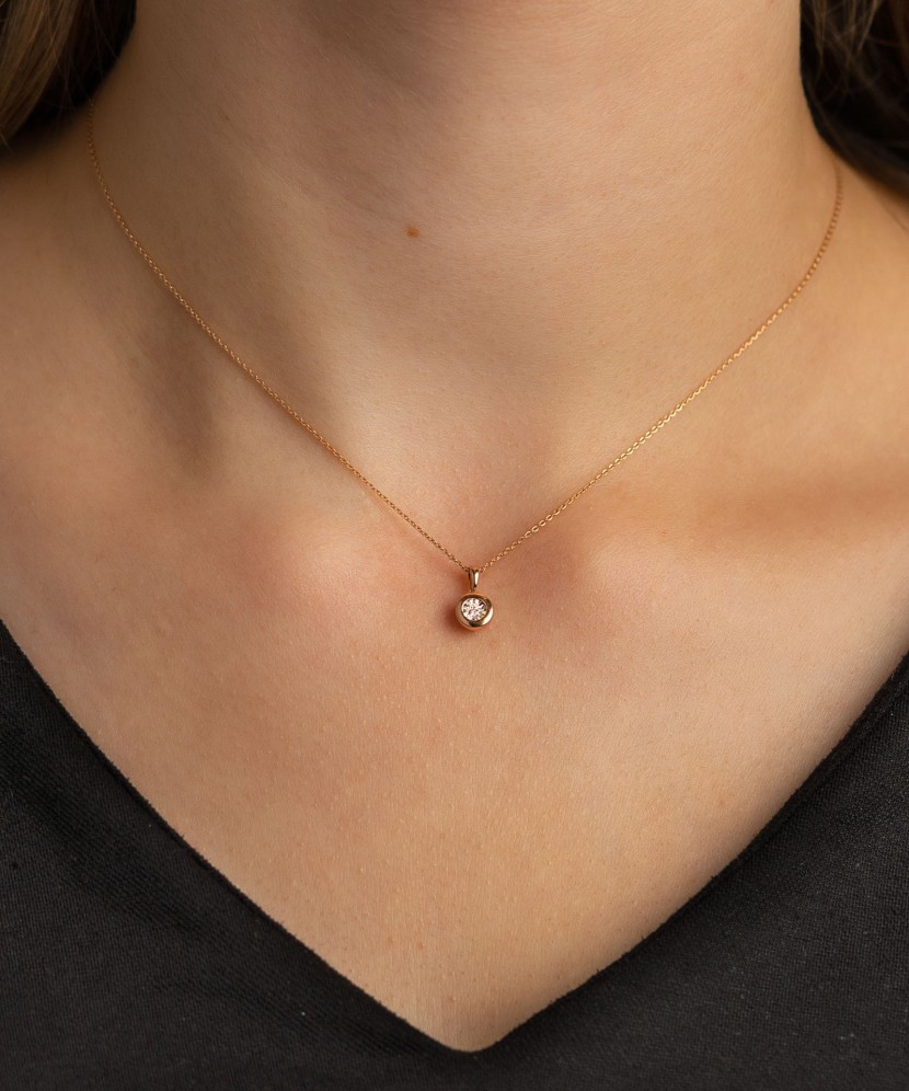 Подвеска из золота с бриллиантом