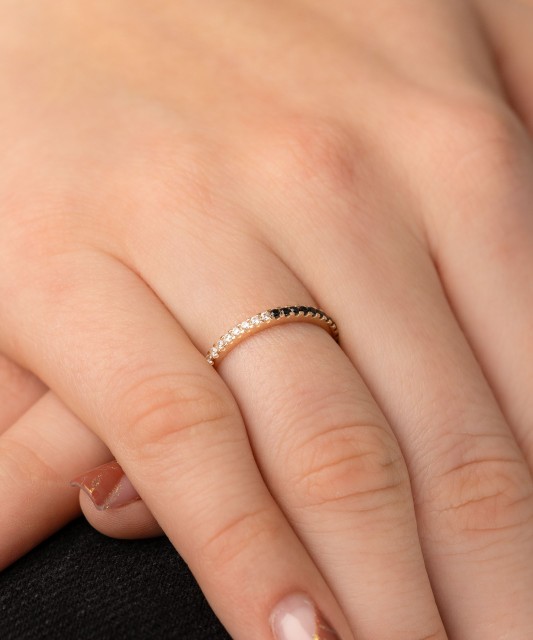 Золотое кольцо с цирконами