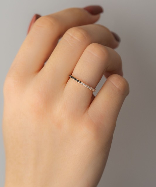 Золотое кольцо с цирконами