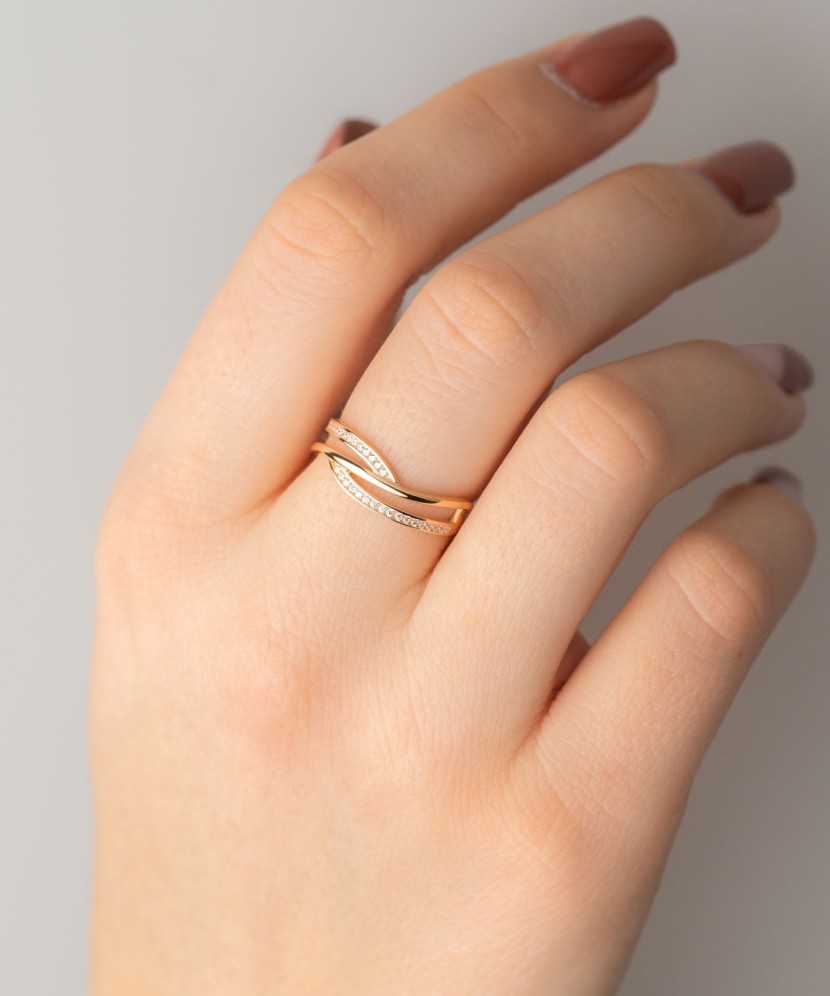 Золотое кольцо с цирконами