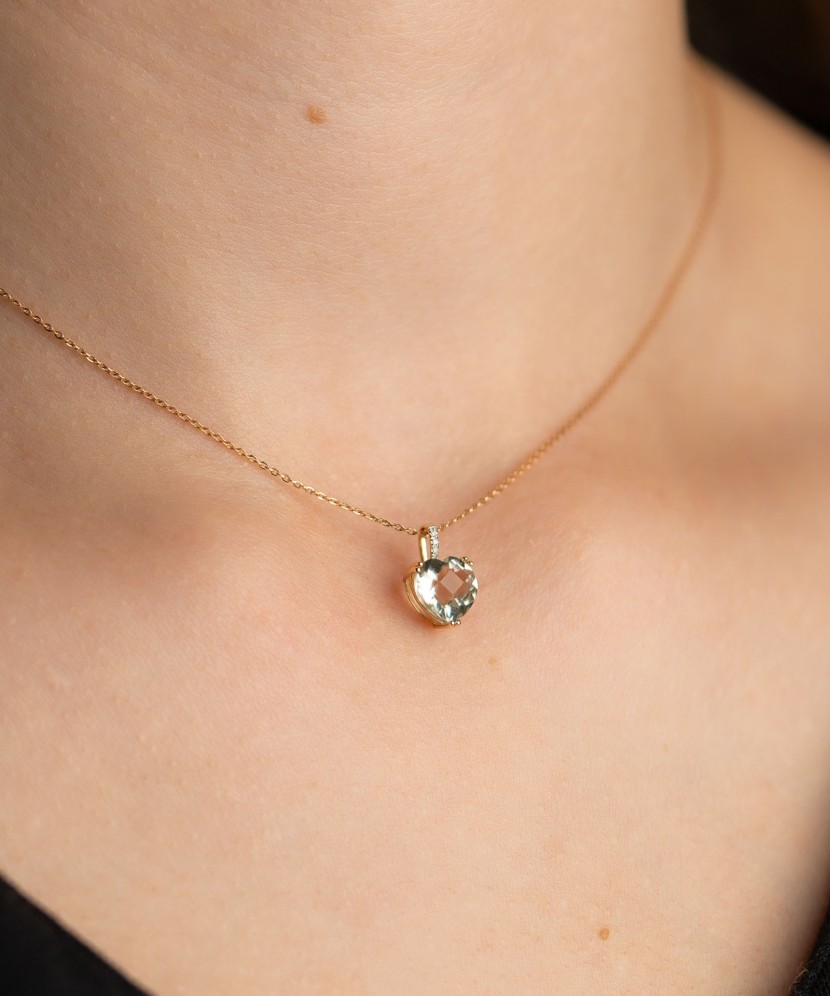 Yellow gold pendant with green amethyst and diamonds "Heart"